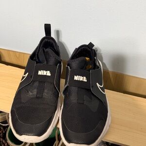 Nike Kids Black Slip-On Sneakers